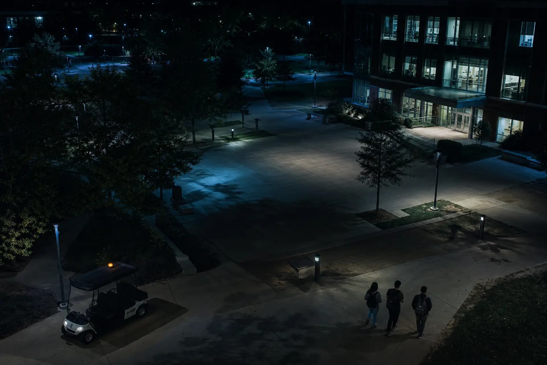 Campuses scene with live Camnitive detection overlays